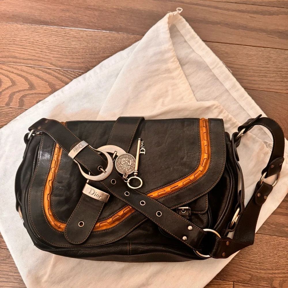 Dior Gaucho Bag in Black Leather - Picture 6 of 9